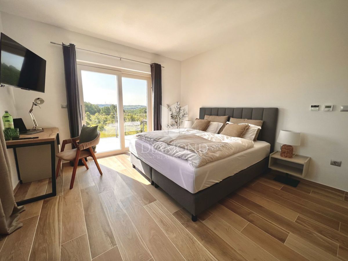 Poreč, Okolica, Edinstvena Vila z Bazenom