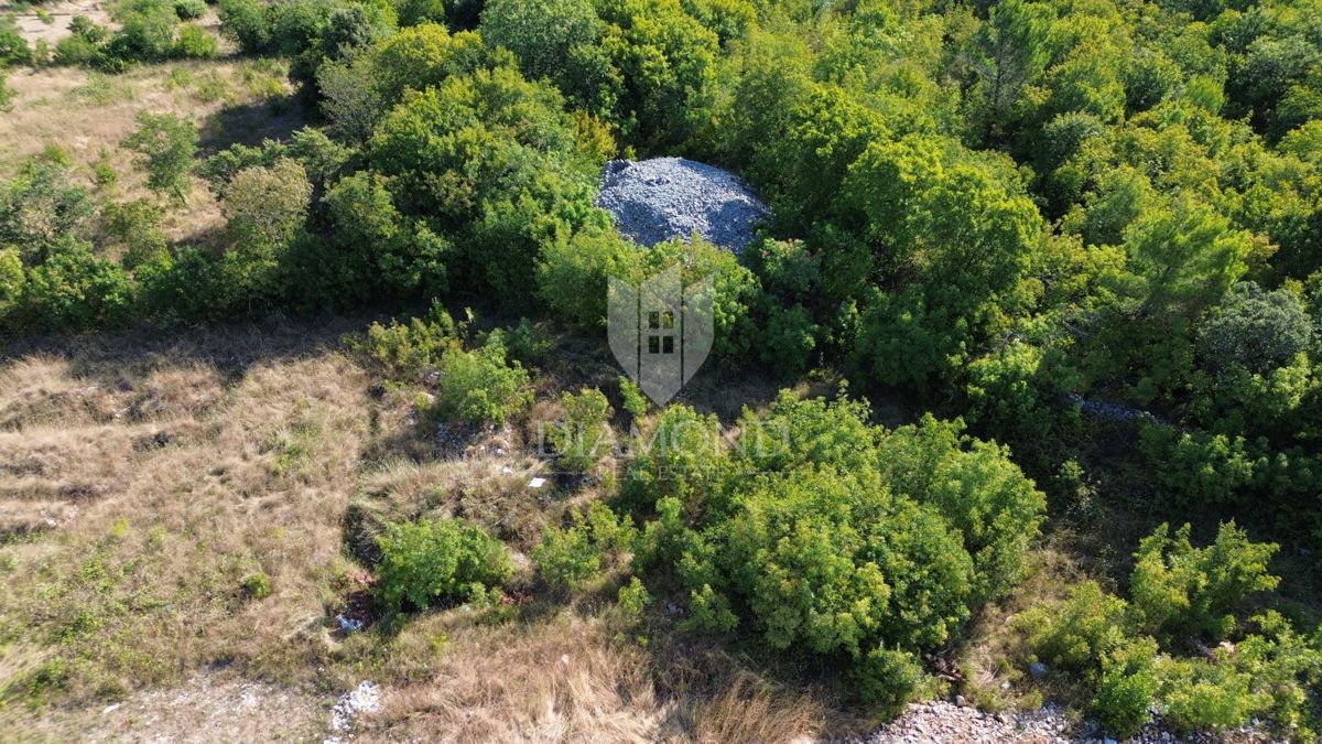 Labin, gradbeno zemljišče s pogledom na morje 
