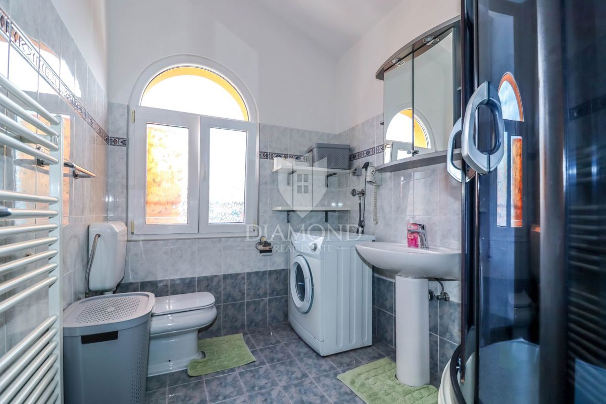 Rovinj, dva apartmaja na odlični lokaciji 