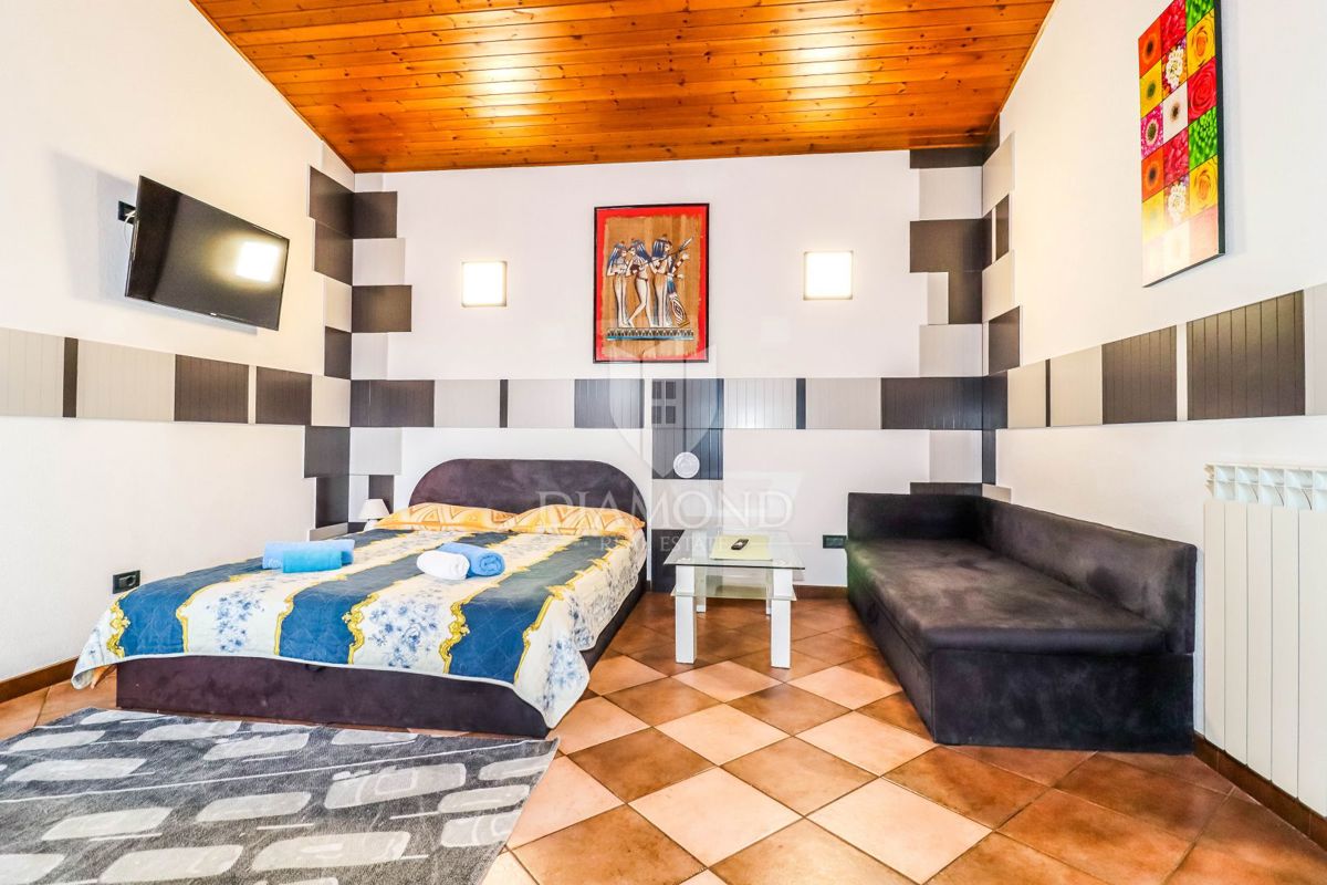 Rovinj, dva apartmaja na odlični lokaciji 