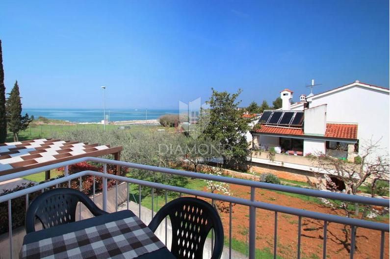 Umag, okolica, udobno stanovanje s pogledom na morje!