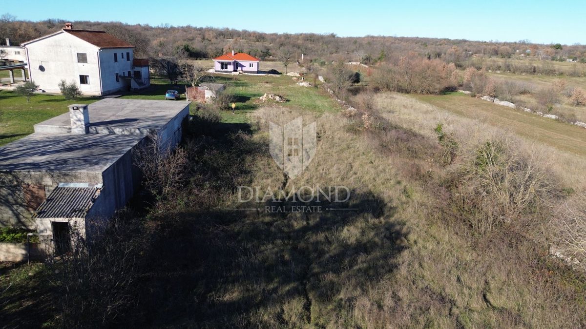 Zemljišče Barban, 1.381m2