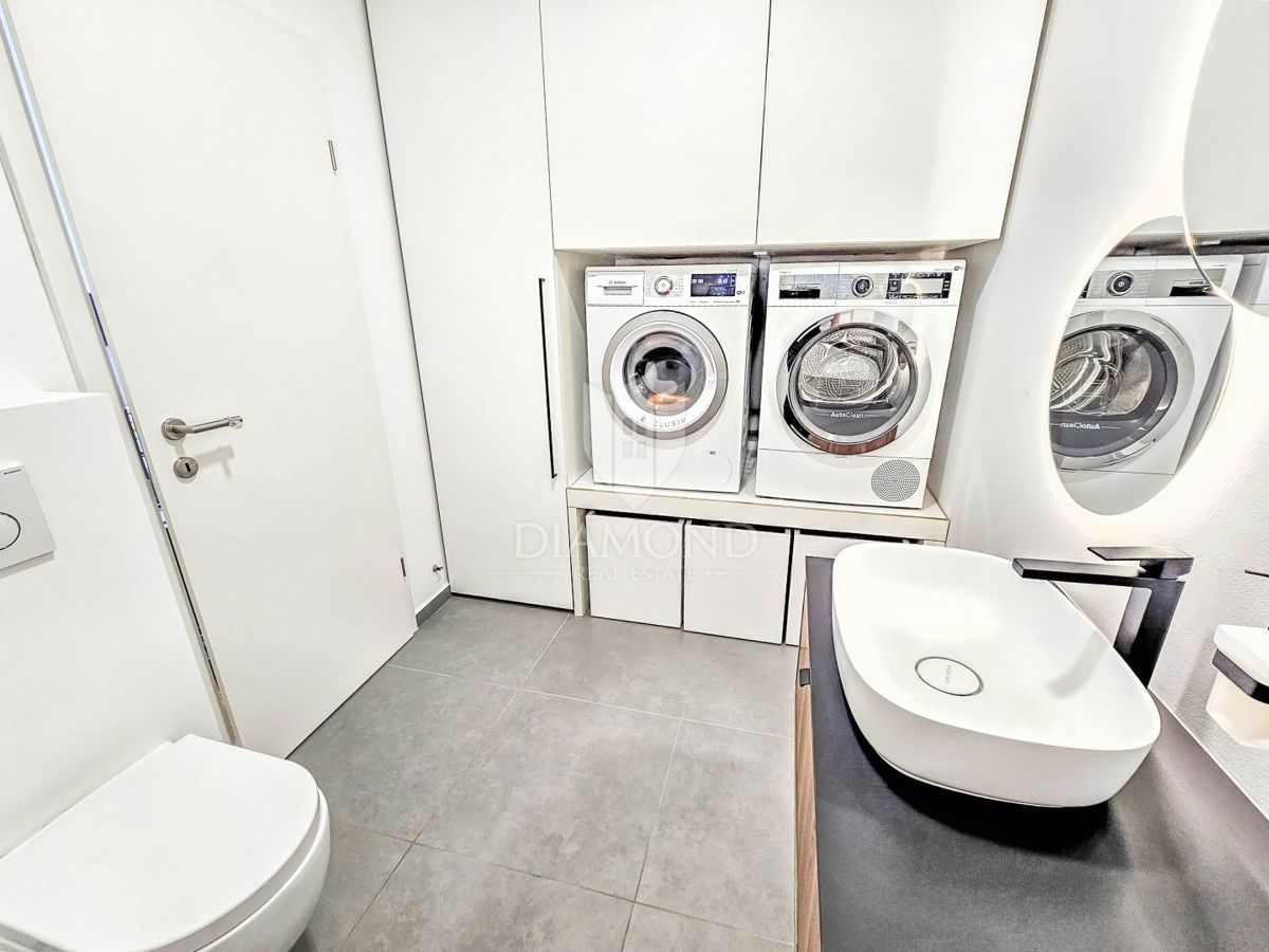 Istra, Umag, moderno opremljeno stanovanje s 3 spalnicami!