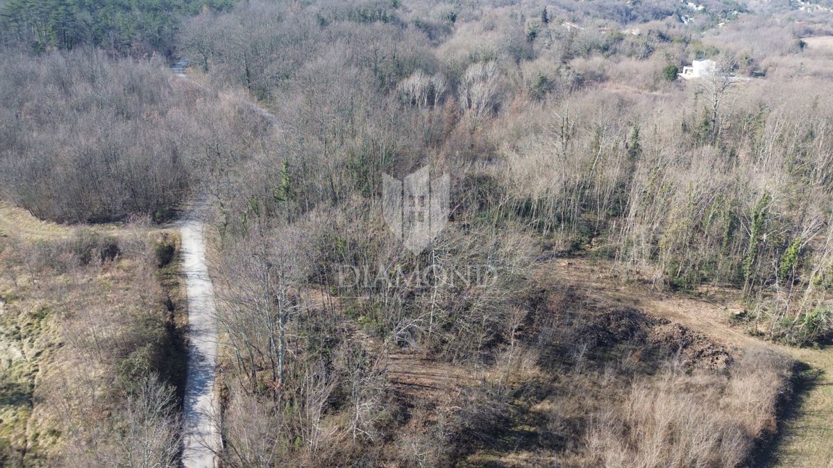 Pićan, prostorno gradbeno zemljišče z odprtim razgledom 