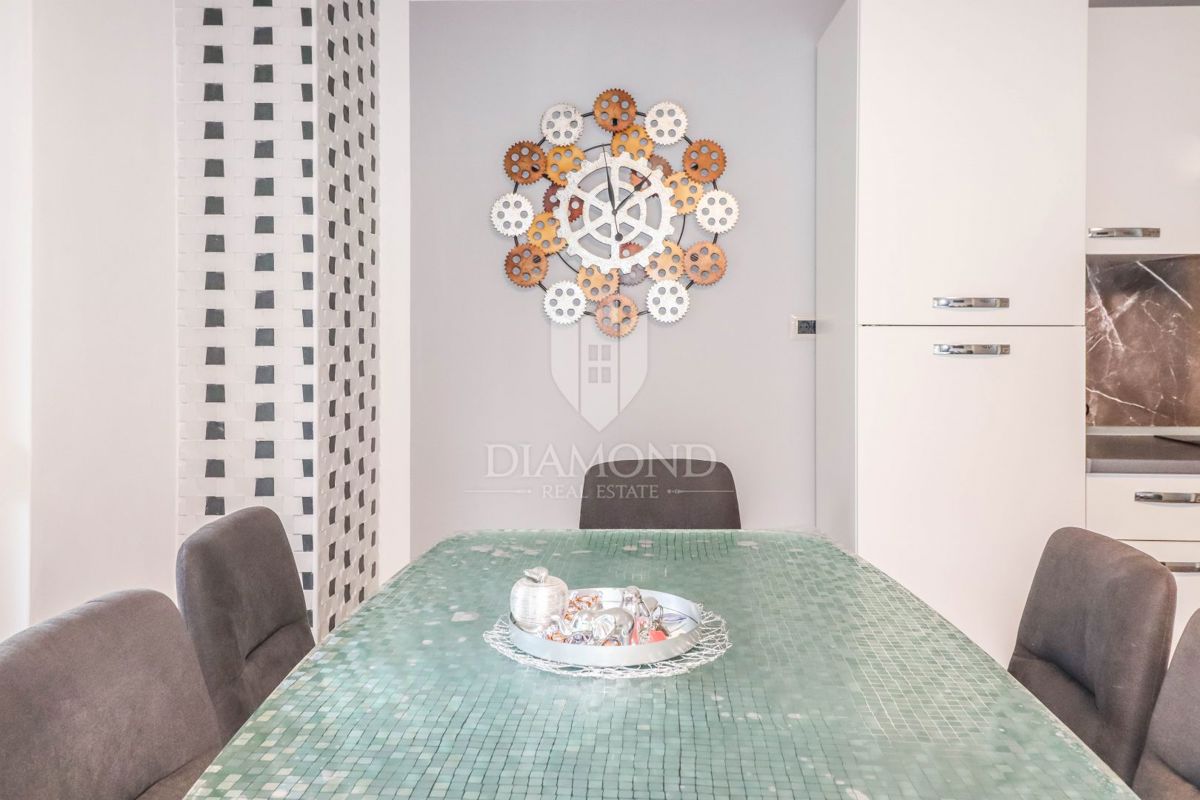 Rovinj, lep apartma z balkonom
