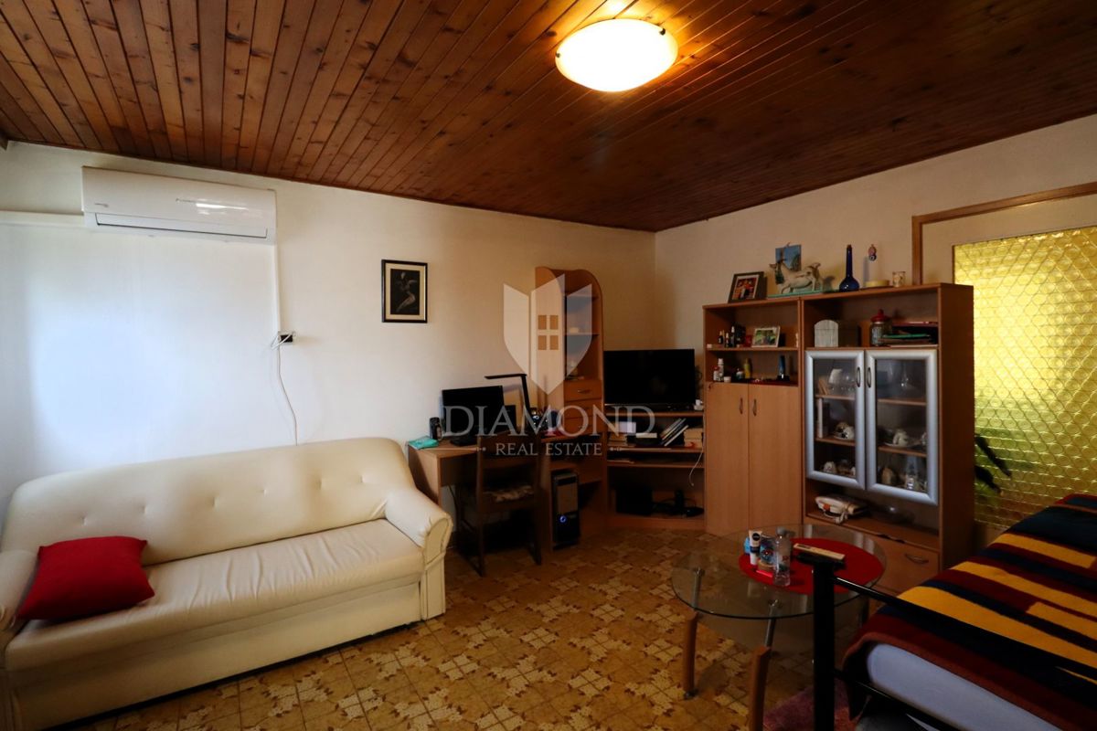 Hiša za prenovo – Idealna priložnost za luksuzno vilo v okolici Poreča