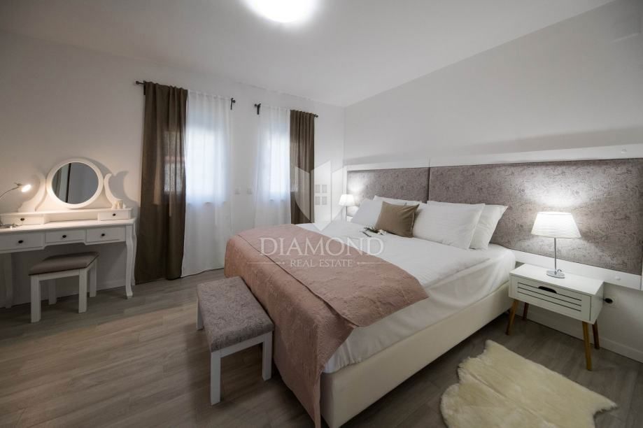 Edinstvena vila z notranjim bazenom