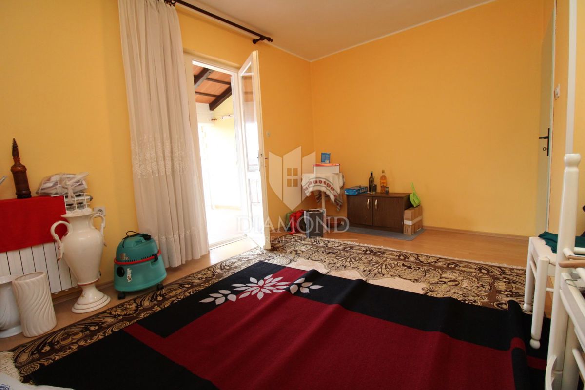 Labin, družinska hiša v predmestju 