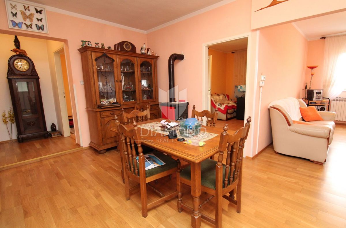Labin, družinska hiša v predmestju 