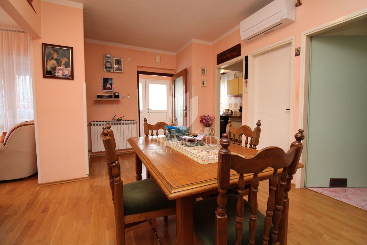 Labin, družinska hiša v predmestju 