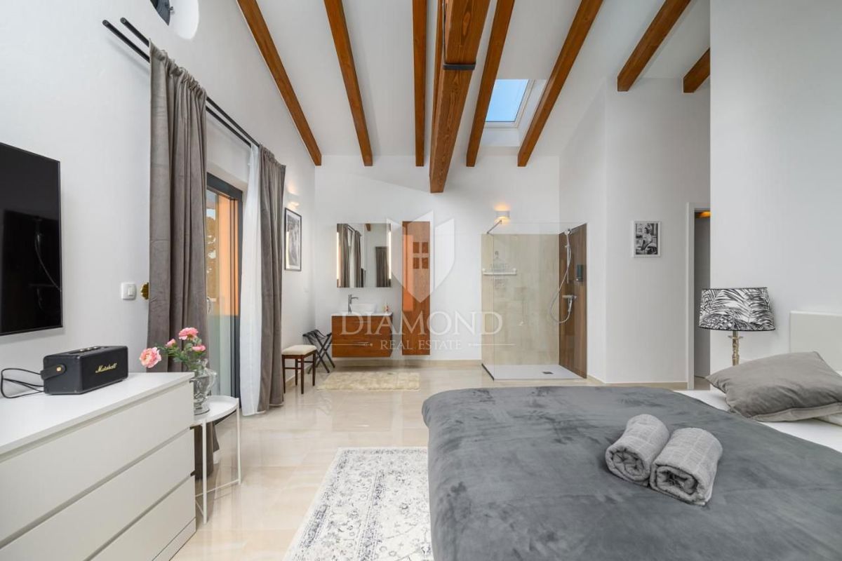 Eleganca in razkošje – vila blizu Rovinja s pogledom na morje – EKSKLUZIVNA PONUDBA!