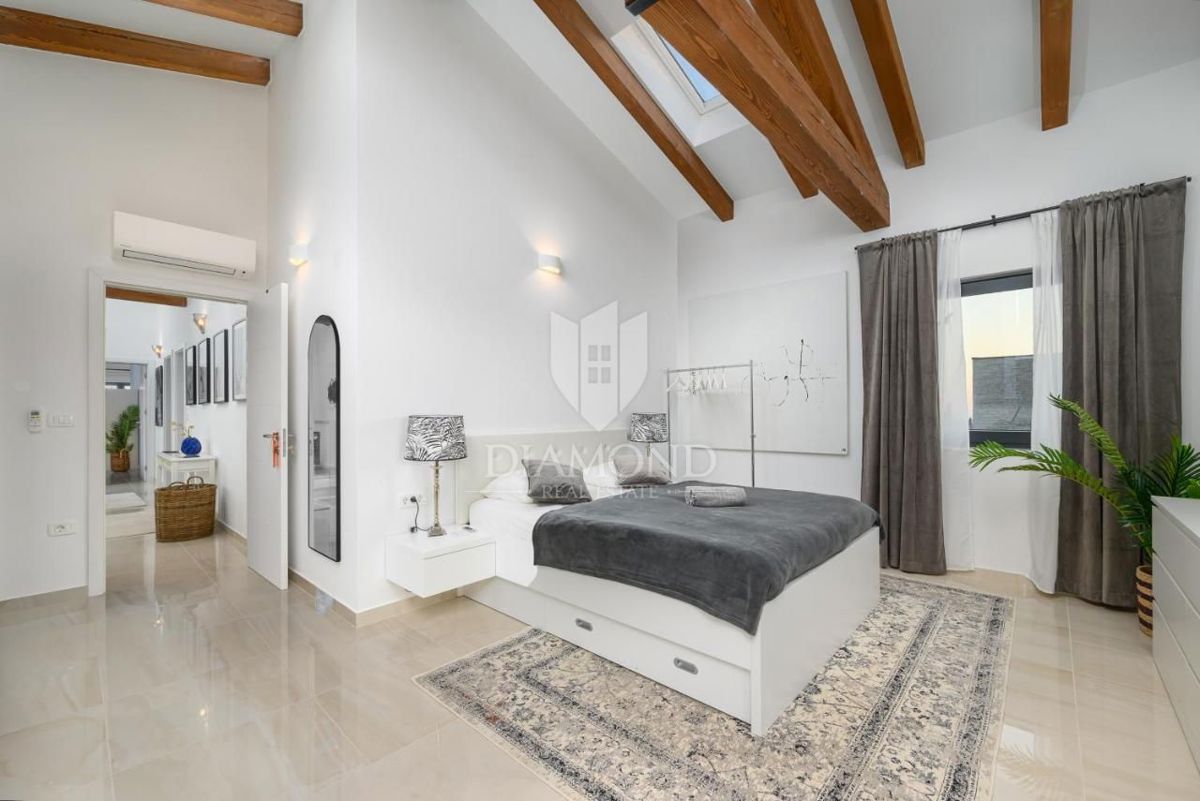 Eleganca in razkošje – vila blizu Rovinja s pogledom na morje – EKSKLUZIVNA PONUDBA!