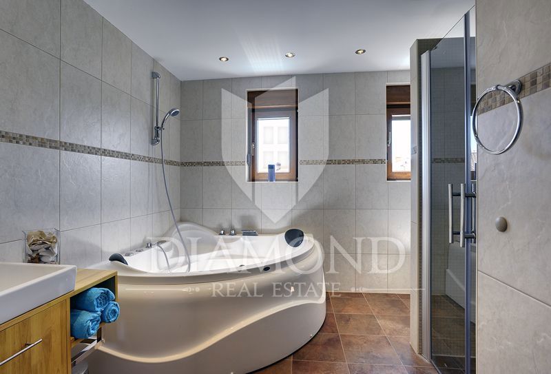 Pula okolica - udoben apartma z bazenom - pogled na morje