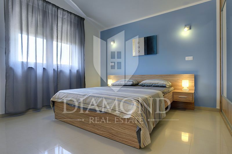 Pula okolica - udoben apartma z bazenom - pogled na morje