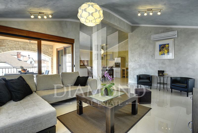 Pula okolica - udoben apartma z bazenom - pogled na morje