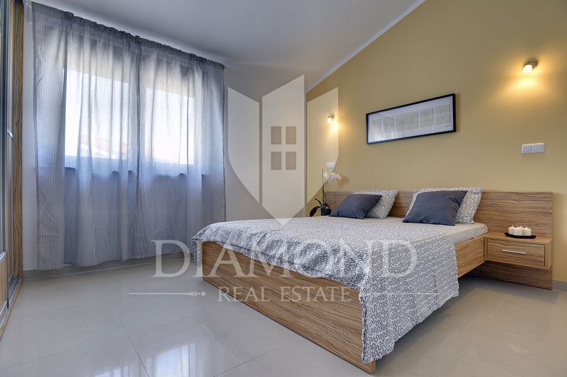 Pula okolica - udoben apartma z bazenom - pogled na morje