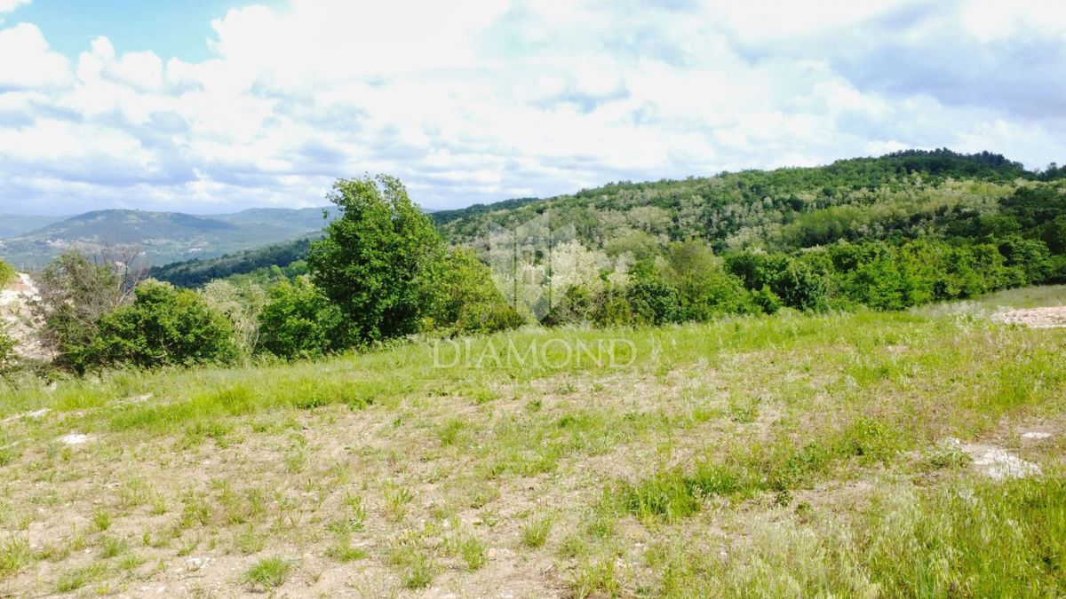 Okolica Poreča - zemljišče z dovoljenjem in panoramskim razgledom