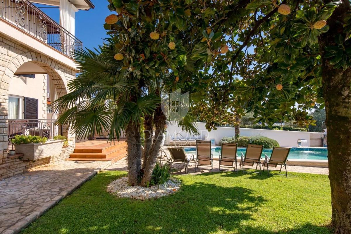 Istra, Umag – Čudovita vila v prvi vrsti ob morju