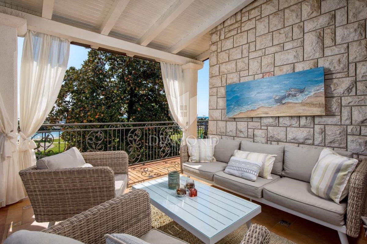Istra, Umag – Čudovita vila v prvi vrsti ob morju
