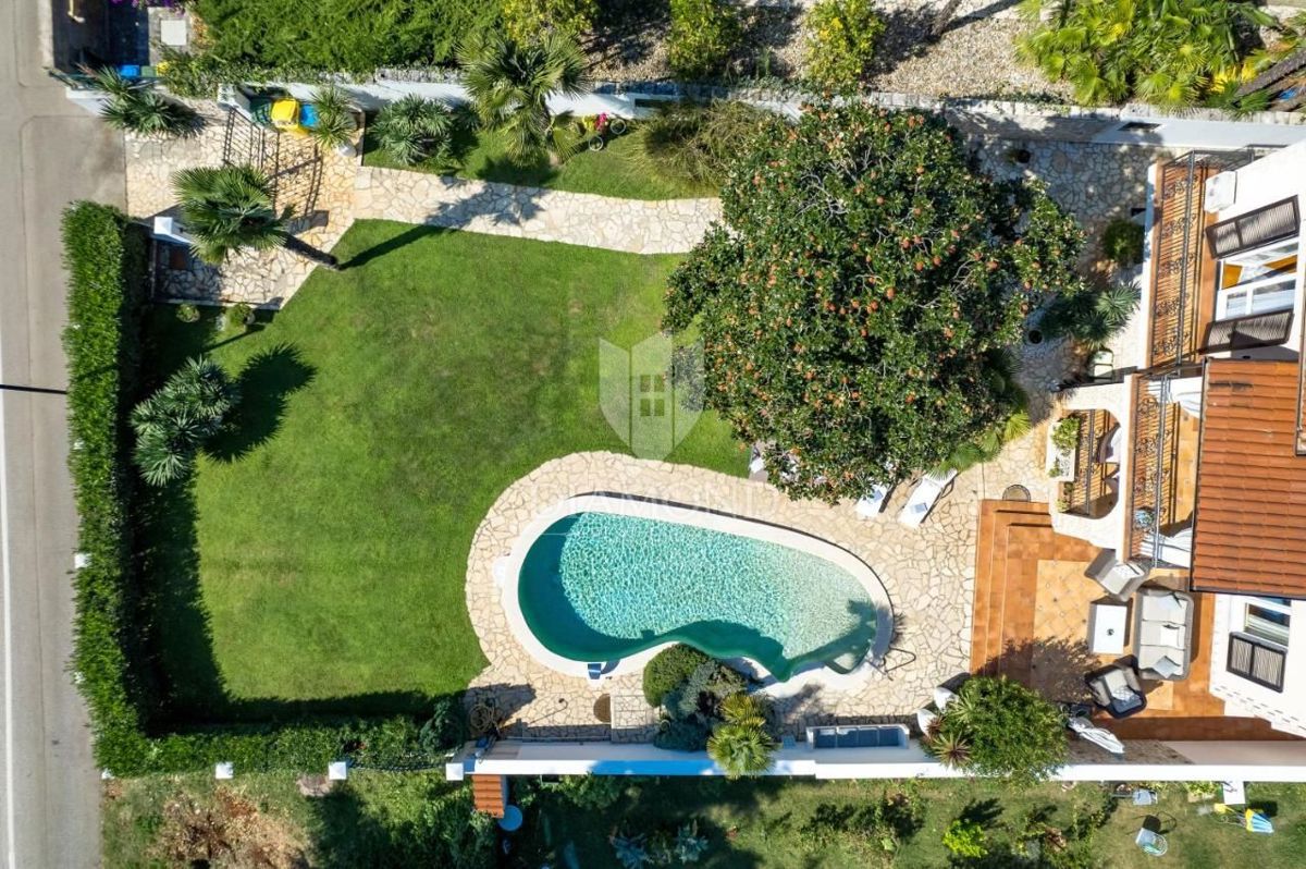 Istra, Umag – Čudovita vila v prvi vrsti ob morju