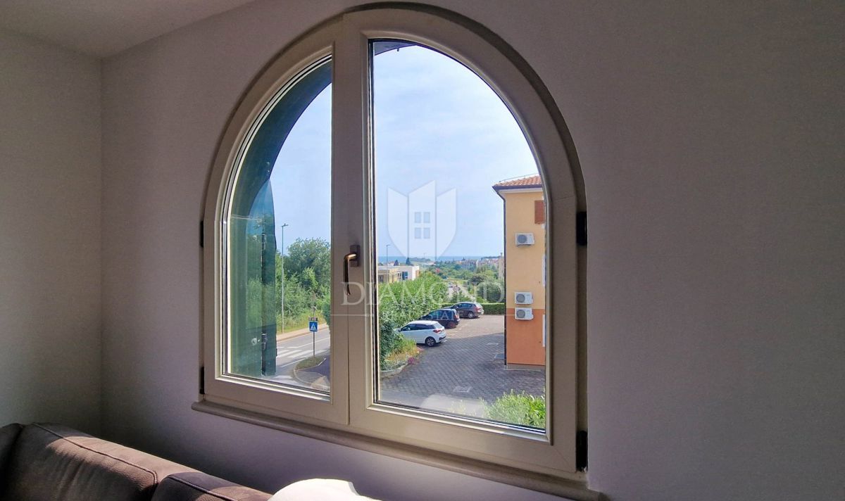 Novigrad, hiša 110m2 z lepim dvoriščem 
