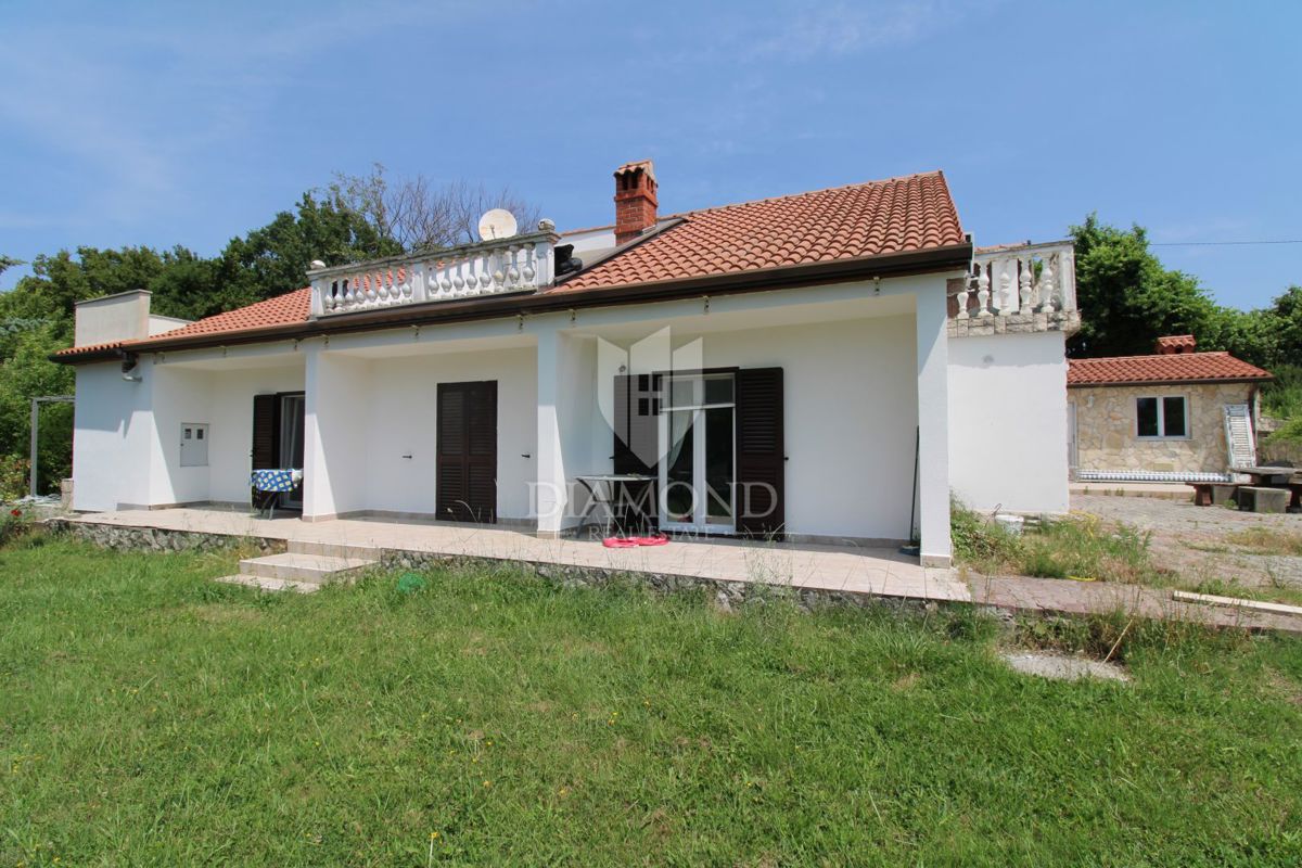 Labin, družinska hiša s 5 apartmaji