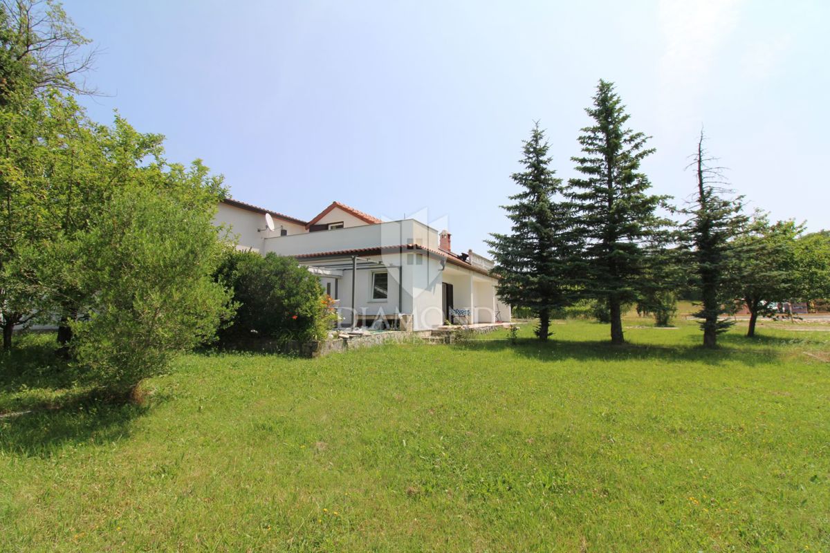 Labin, družinska hiša s 5 apartmaji