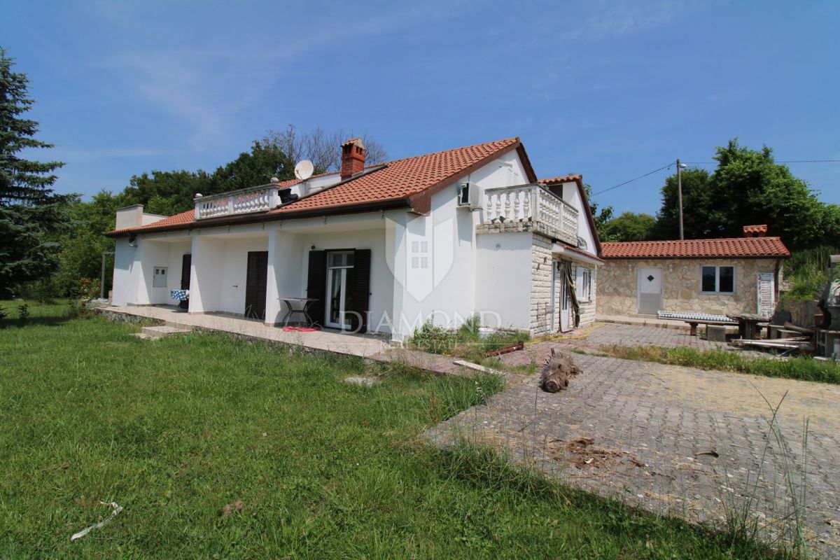 Labin, družinska hiša s 5 apartmaji