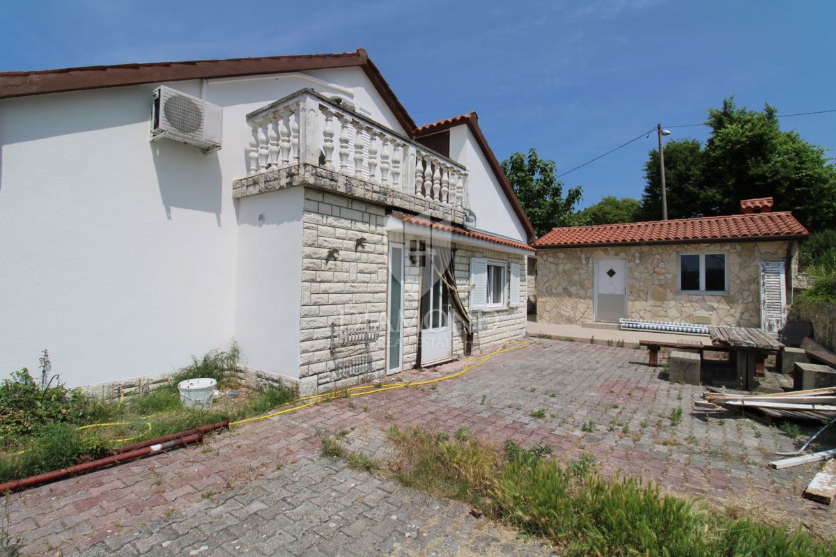 Labin, družinska hiša s 5 apartmaji