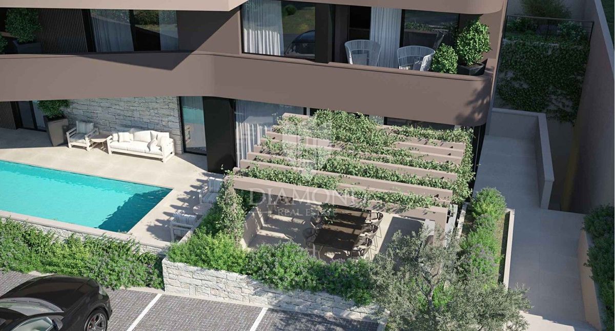 GRADBENIŠKO ZEMLJIŠČE S PROJEKTOM IN DOVOLJENJEM, RABAC