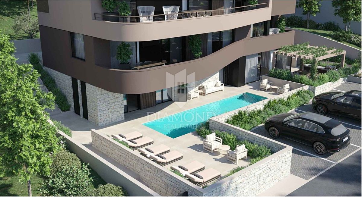 GRADBENIŠKO ZEMLJIŠČE S PROJEKTOM IN DOVOLJENJEM, RABAC