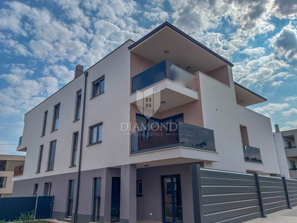 Istra, Umag, stanovanje s 3 spalnicami in 2 balkonoma!
