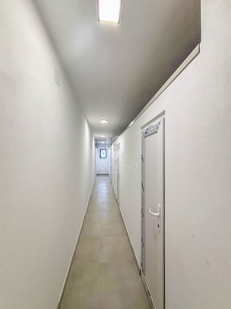 Istra, Umag, stanovanje s 3 spalnicami in 2 balkonoma!