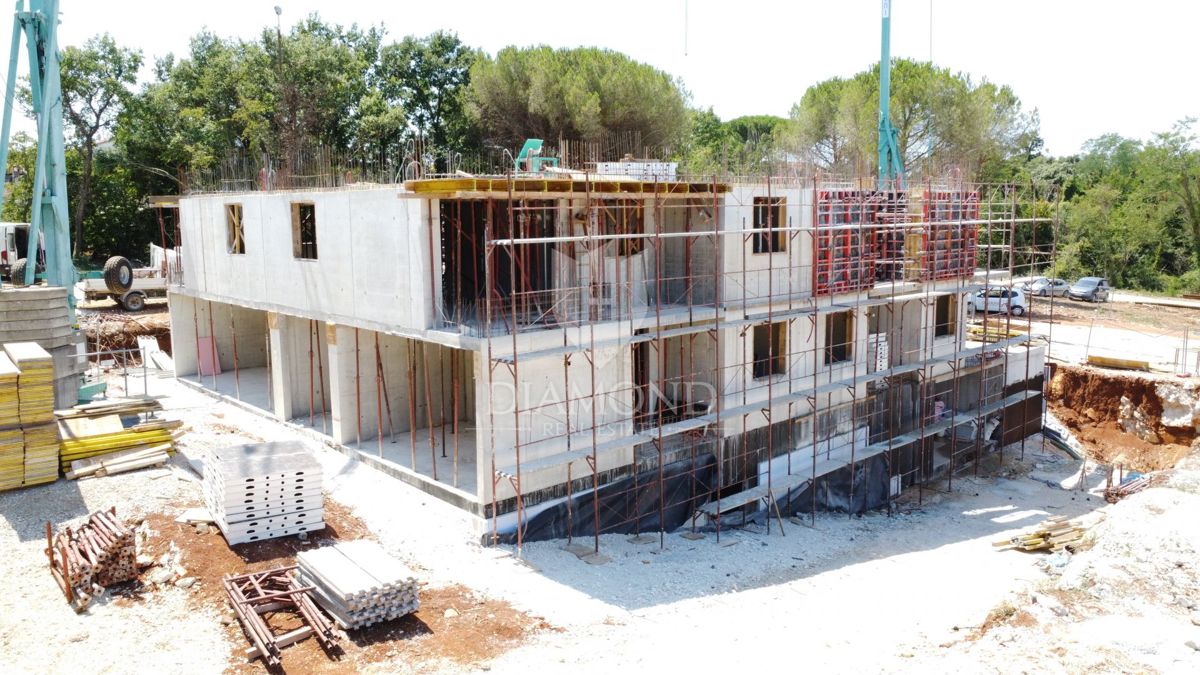 Poreč, Novo Stanovanje v Bližini Centra in Morja