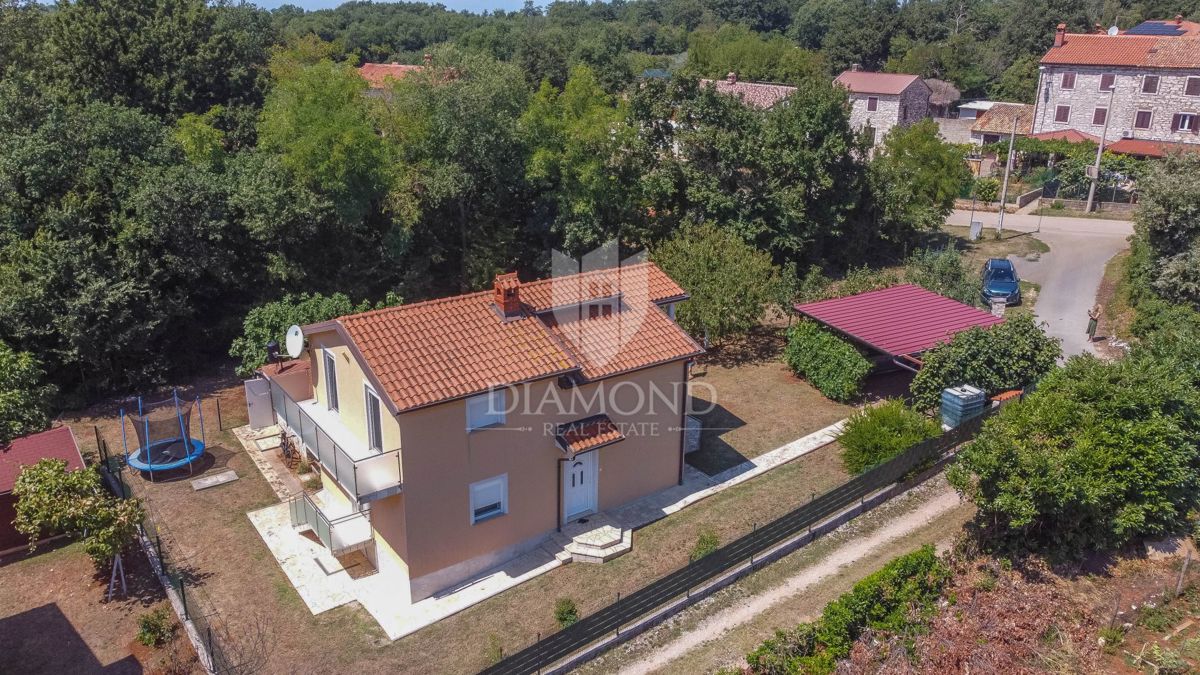 Istra, Umag, okolica, čudovita hiša z velikim vrtom!