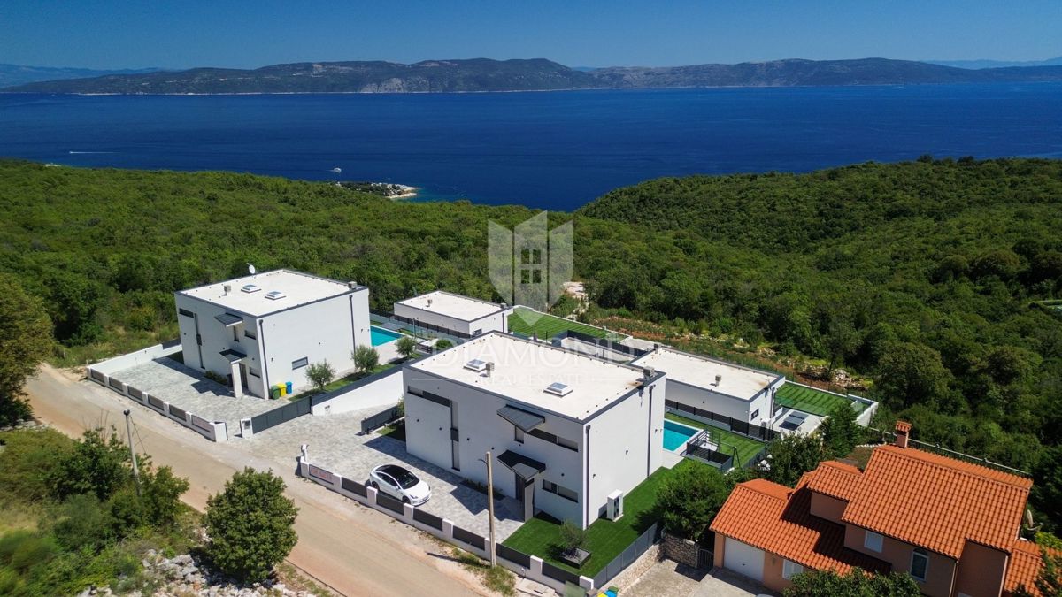 Labin, Rabac, moderna vila s pogledom na morje