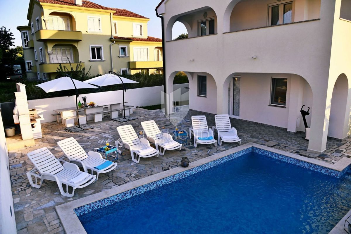 Hiša Bogovići, Malinska-Dubašnica, 450m2