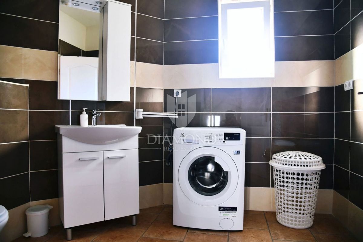 Hiša Bogovići, Malinska-Dubašnica, 450m2