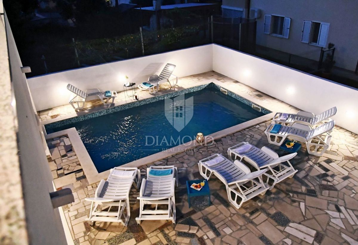 Hiša Bogovići, Malinska-Dubašnica, 450m2