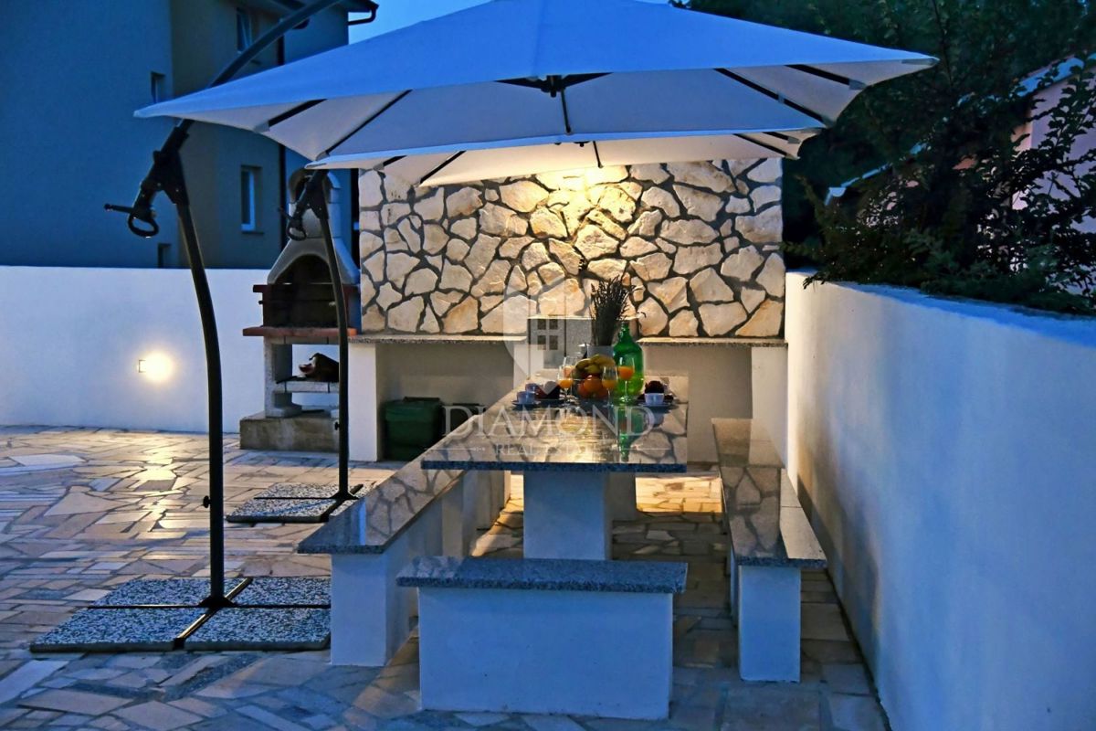 Hiša Bogovići, Malinska-Dubašnica, 450m2