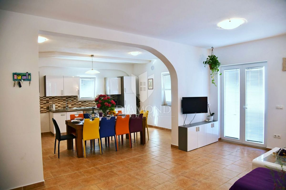Hiša Bogovići, Malinska-Dubašnica, 450m2