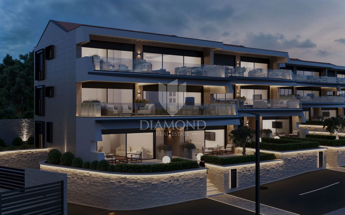 Novigrad, okolica! Apartma v letovišču 100 m od morja!