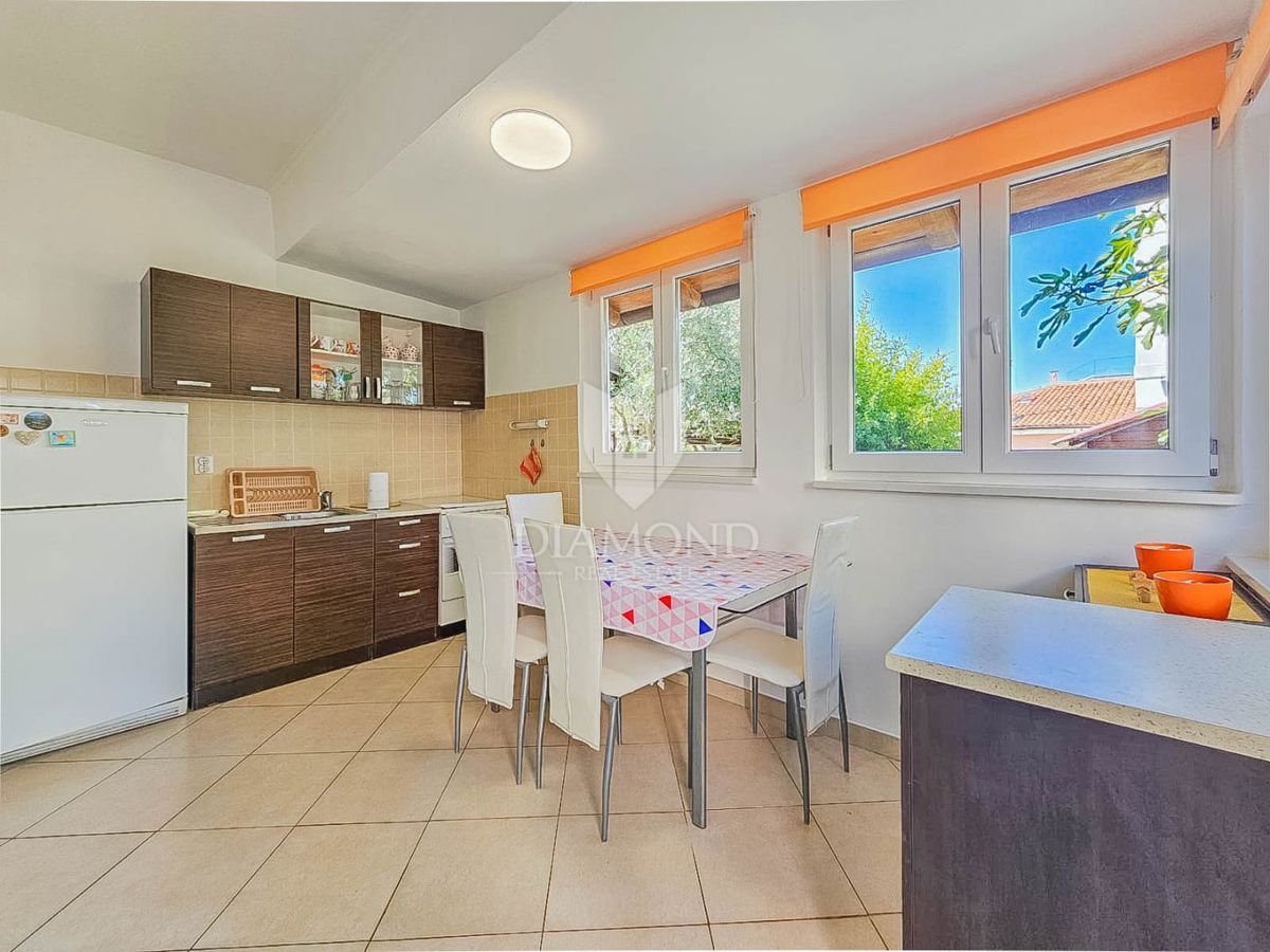 Novigrad, stanovanje z vrtom 146 m², 500 m od morja!