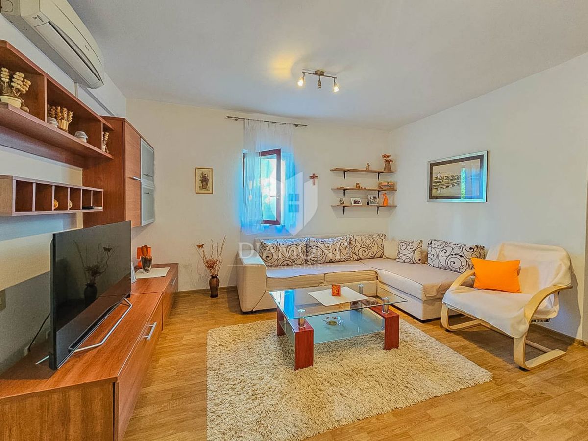 Novigrad, stanovanje z vrtom 146 m², 500 m od morja!