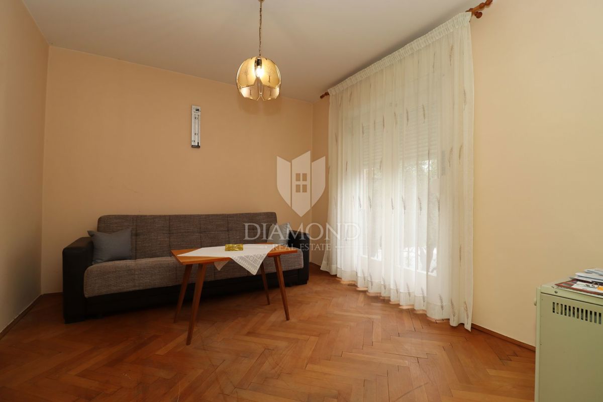 Stanovanje za adaptacijo, odlična lokacija, balkon