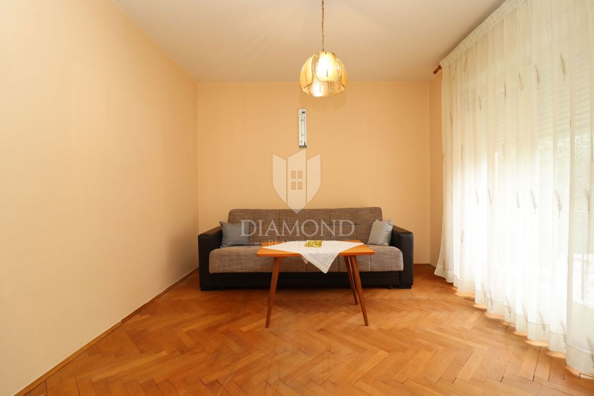 Stanovanje za adaptacijo, odlična lokacija, balkon