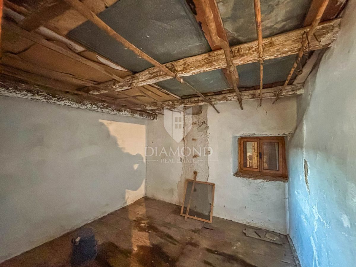 Umag, okolica - avtentična hiša z vrtom!