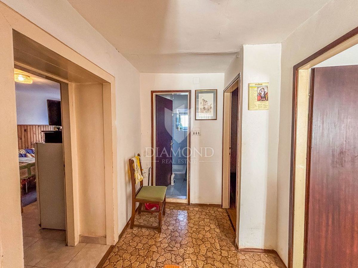 Umag, okolica - avtentična hiša z vrtom!