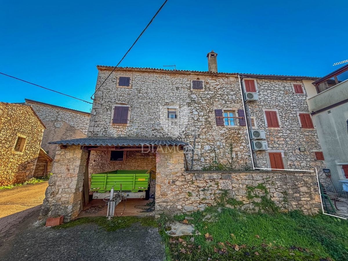 Umag, okolica - avtentična hiša z vrtom!