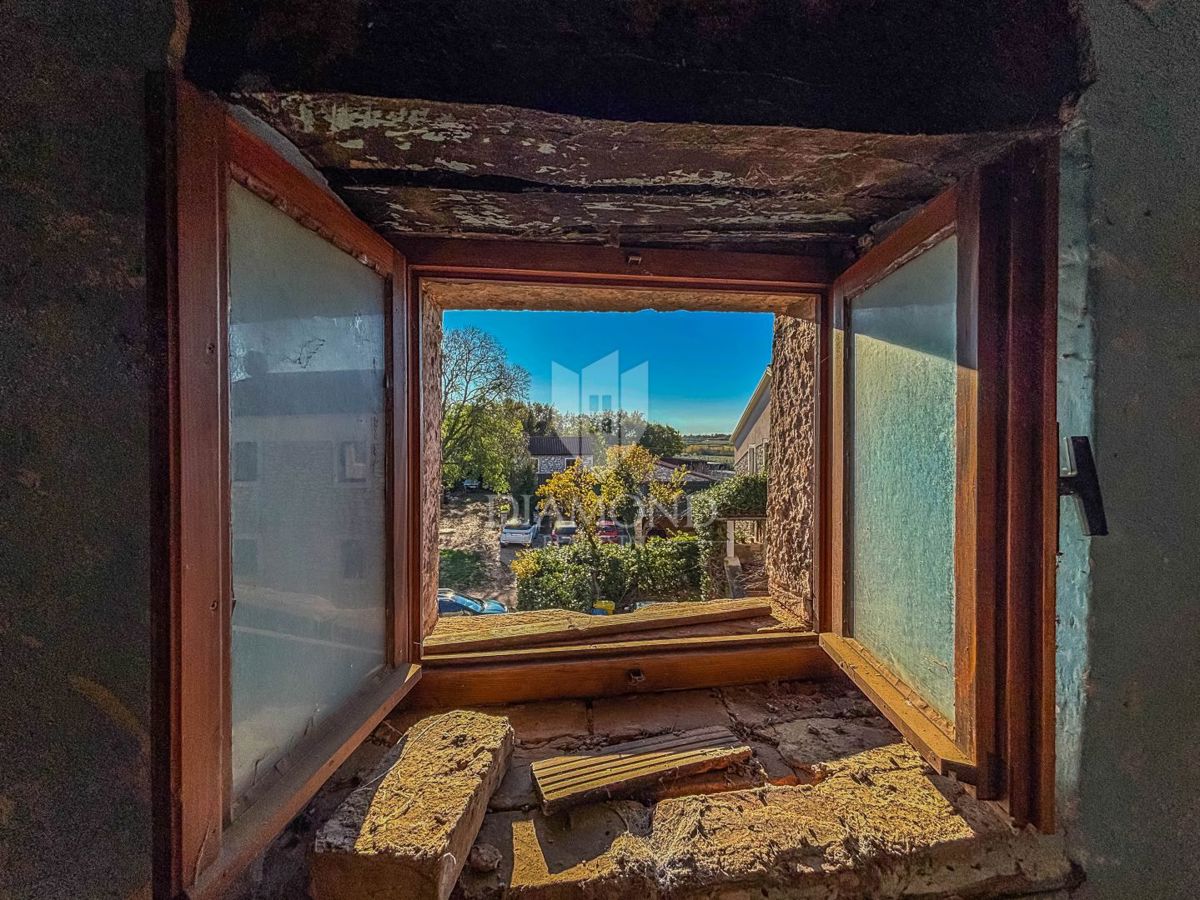 Umag, okolica - avtentična hiša z vrtom!